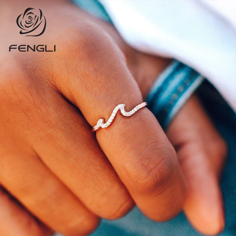 FENGLI Simple Rhinestone Wave Rings for Women Beautiful Beach 2021 Delicate Party Finger Ring Female Statement Jewelry
FENGLI Simple Rhinestone Wave Rings for Women Beautiful Beach 2021 Delicate Party Finger Ring Female Statement Jewelry