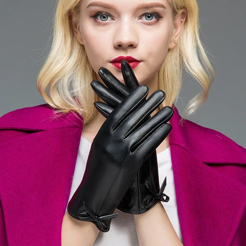 Wholesale women's PU leather gloves full touch screen driving electric car fashion winter plus velvet thick warm gloves
Wholesale women's PU leather gloves full touch screen driving electric car fashion winter plus velvet thick warm gloves