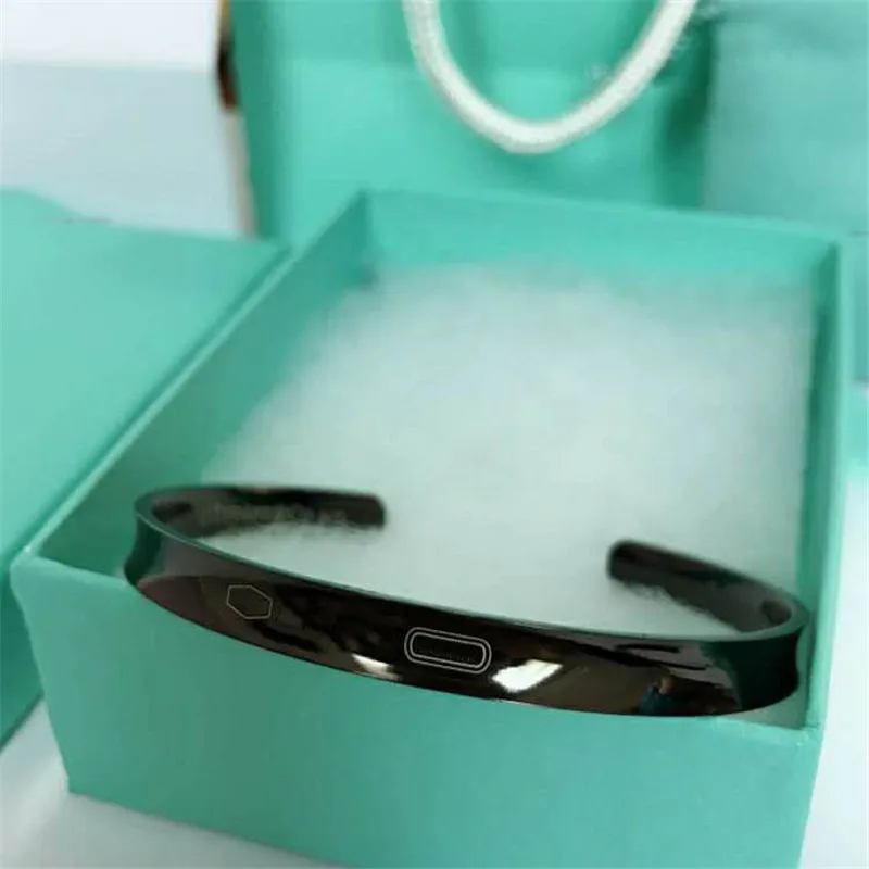 Ladies Fashion Charm Black Titanium Opening S925 Sterling Silver Bracelet Original Brand High Quality Logo Jewelry Gift
Ladies Fashion Charm Black Titanium Opening S925 Sterling Silver Bracelet Original Brand High Quality Logo Jewelry Gift