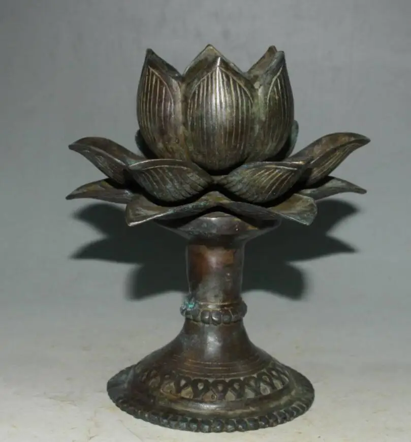 Китайские латунные подсвечники в форме лотоса, поделки, статуя 
Китайские латунные подсвечники в форме лотоса, поделки, статуя