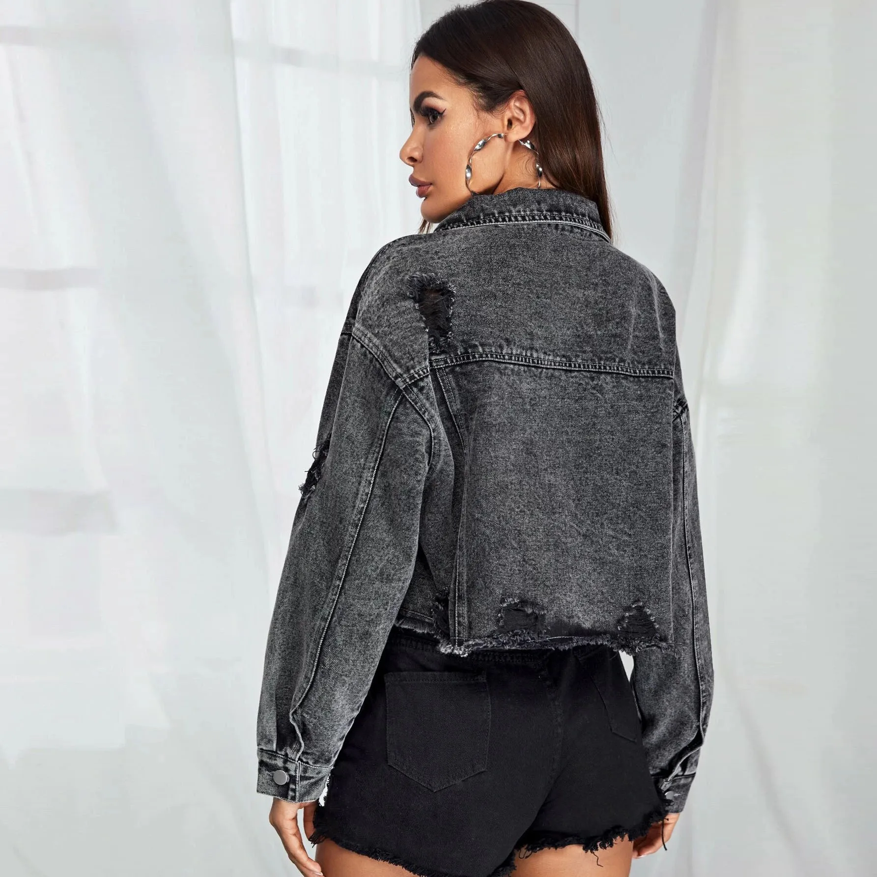 Kalenmos Women Denim Jacket Fall New Fashion Raw Edge Ripped Lapel Long-sleeved Denim Short Jackets Single-breasted Pocket Coat 
Kalenmos Women Denim Jacket Fall New Fashion Raw Edge Ripped Lapel Long-sleeved Denim Short Jackets Single-breasted Pocket Coat