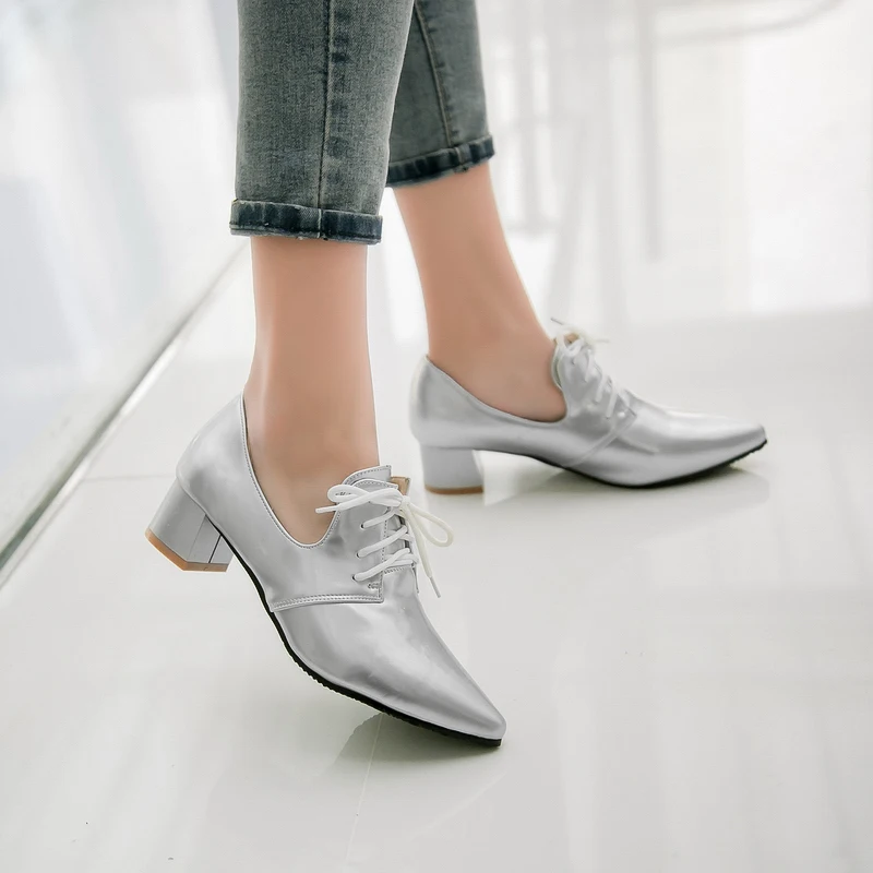 New Spring Autumn Women Shoes Square Heel Princess Shoes Lace Up Ladies Shoes Black Red British Style Shallow Mouth Single Shoes
New Spring Autumn Women Shoes Square Heel Princess Shoes Lace Up Ladies Shoes Black Red British Style Shallow Mouth Single Shoes