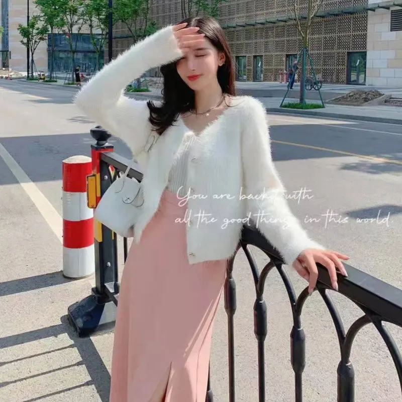 Basic Knitting Sweater Women V-neck Solid Color Pullover Tops Autumn Korean Loose Sexy Off Shoulder Loose Casual Sweaters Female
Basic Knitting Sweater Women V-neck Solid Color Pullover Tops Autumn Korean Loose Sexy Off Shoulder Loose Casual Sweaters Female