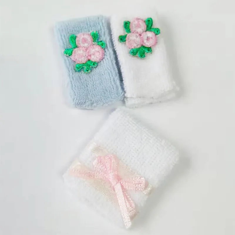 1/12 Dollhouse Miniatures Accessories Mini Towel for Doll House Bathroom White Pink Bowknot Lovely Flower OL010
1/12 Dollhouse Miniatures Accessories Mini Towel for Doll House Bathroom White Pink Bowknot Lovely Flower OL010