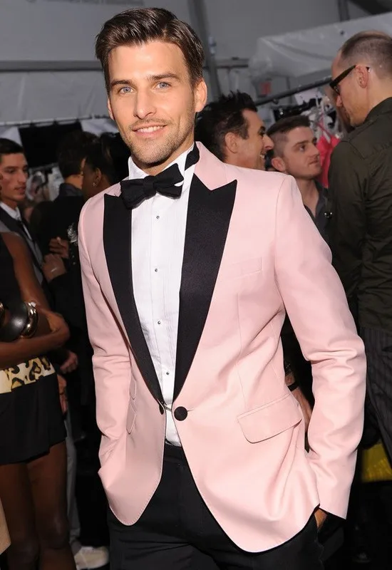 New Fashion Pink 2 Pieces Mens Suits (Jacket+Pants) Peak Lapel Best Men Suits Custom Wedding Suit for Men Groom Tuxedos 2021
New Fashion Pink 2 Pieces Mens Suits (Jacket+Pants) Peak Lapel Best Men Suits Custom Wedding Suit for Men Groom Tuxedos 2021