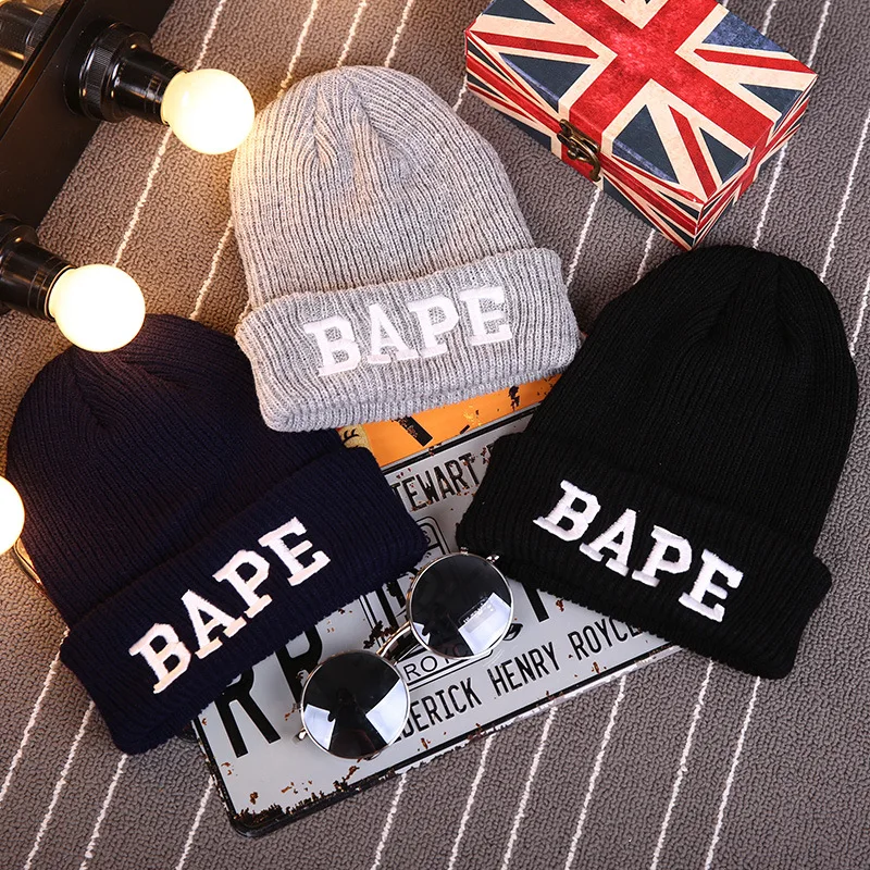 Вязаная шапка с вышивкой BAPE, зимняя модная универсальная теплая шапка, шапка для улицы для мужчин и женщин, повседневные Лыжные шапки 
Вязаная шапка с вышивкой BAPE, зимняя модная универсальная теплая шапка, шапка для улицы для мужчин и женщин, повседневные Лыжные шапки