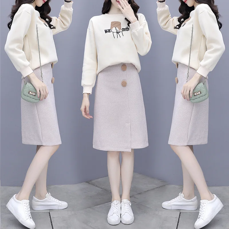 Hoodies & Sweatshirts
Hoodies & Sweatshirts