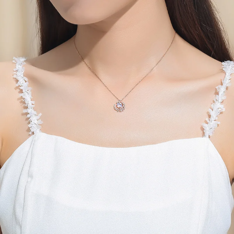 Aurora Star Moon Necklace Female 925 Sterling Silver Fashion Simple Temperament Pendant Zircon Moon Clavicle Chain
Aurora Star Moon Necklace Female 925 Sterling Silver Fashion Simple Temperament Pendant Zircon Moon Clavicle Chain