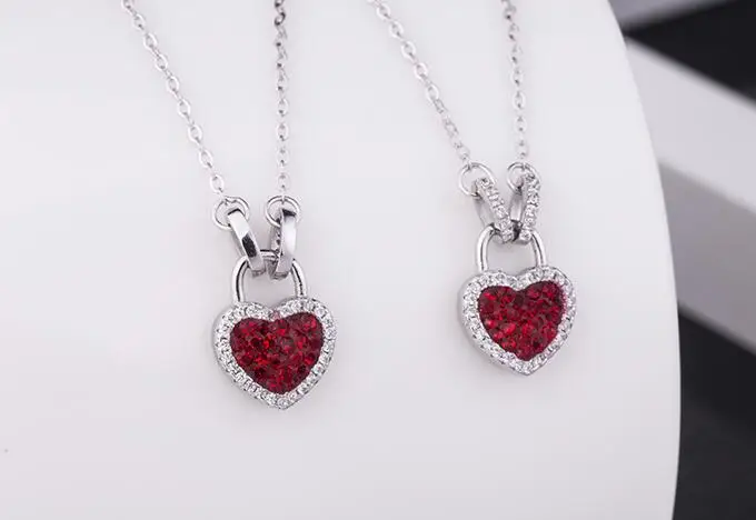 YBB18 Double-sided heart-locked black-red Necklace S925 pure silver heart-shaped pendant with zircon micro-inlaid clavicle chain
YBB18 Double-sided heart-locked black-red Necklace S925 pure silver heart-shaped pendant with zircon micro-inlaid clavicle chain