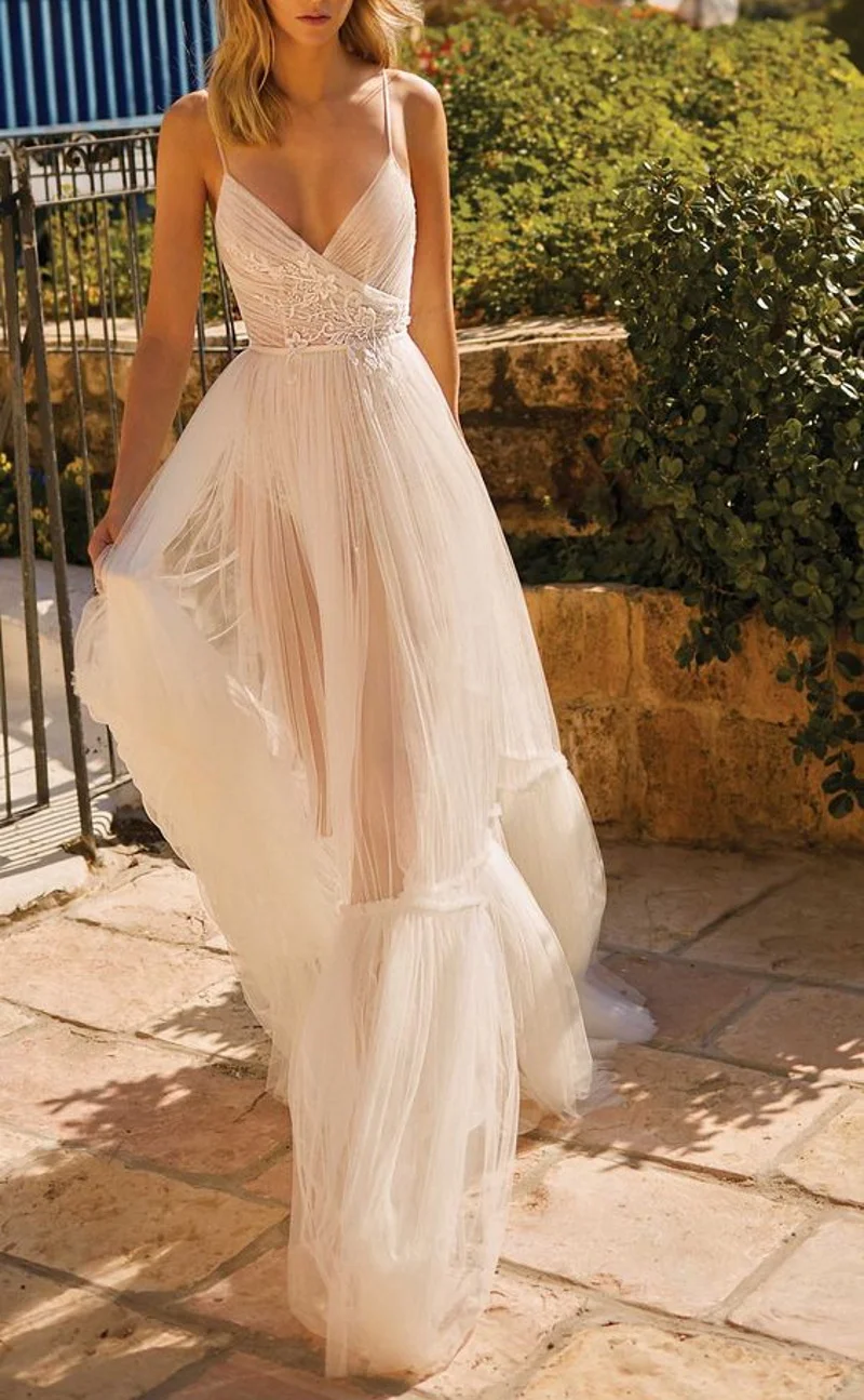 11700#New Design Spaghetti Straps Bohemian V-Neck Floor Length Lace Open Back Gorgeous Wedding Dress Wedding Bridal Gown Custom
11700#New Design Spaghetti Straps Bohemian V-Neck Floor Length Lace Open Back Gorgeous Wedding Dress Wedding Bridal Gown Custom