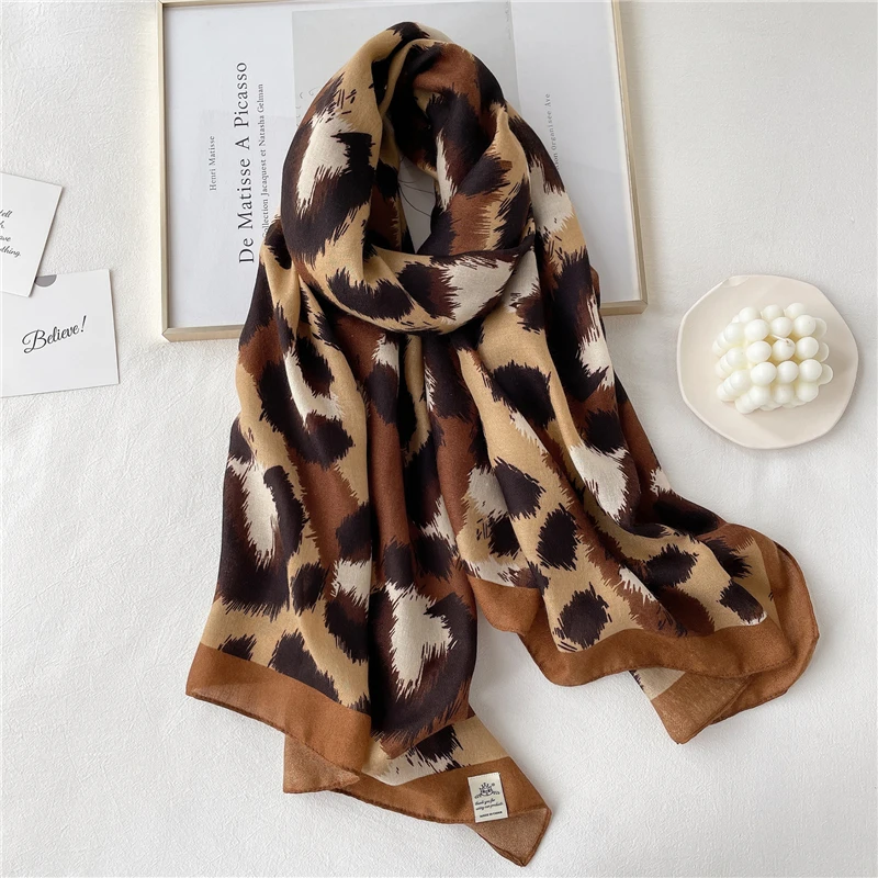 

2022 Fashion New Leopard Cotton Scarf Women Soft Long Hijab Shawls Wraps Lady Pashmina Foulard Bufanda Headscarf Beach Stoles