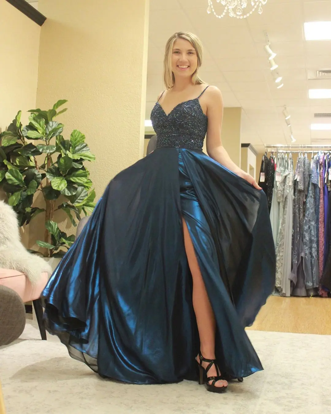 Long Satin Beaded Prom Dresses V Neck A Line High Split Side Formal Evening Party Gown Robe De Soiree
Long Satin Beaded Prom Dresses V Neck A Line High Split Side Formal Evening Party Gown Robe De Soiree