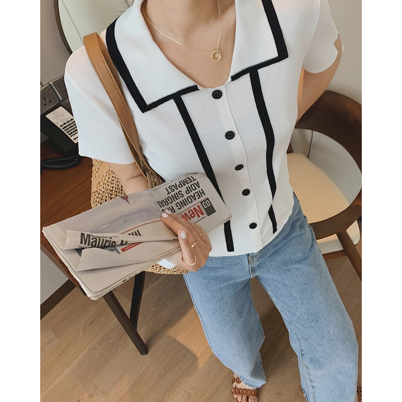 2021 Women's Knitted Ice Silk Polo T-shirt Top Y2k Za Woman Aesthetic Korean Clothing Blouses Shirts Tee Suits Sweater Cropped
2021 Women's Knitted Ice Silk Polo T-shirt Top Y2k Za Woman Aesthetic Korean Clothing Blouses Shirts Tee Suits Sweater Cropped