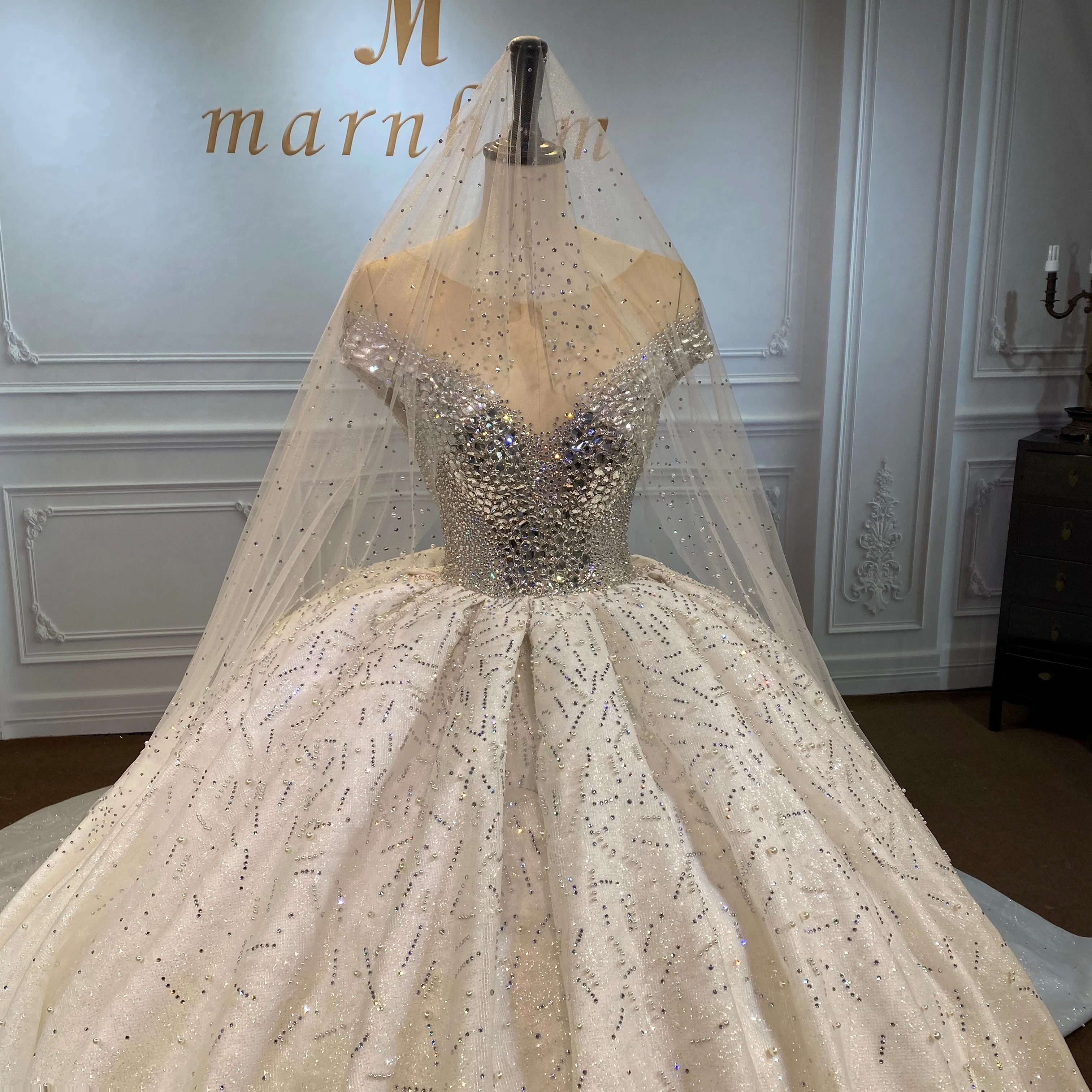 Marnham Woman Wedding Dress With Pearls Top Quality White Bridal Ball Gown Real Photo
Marnham Woman Wedding Dress With Pearls Top Quality White Bridal Ball Gown Real Photo