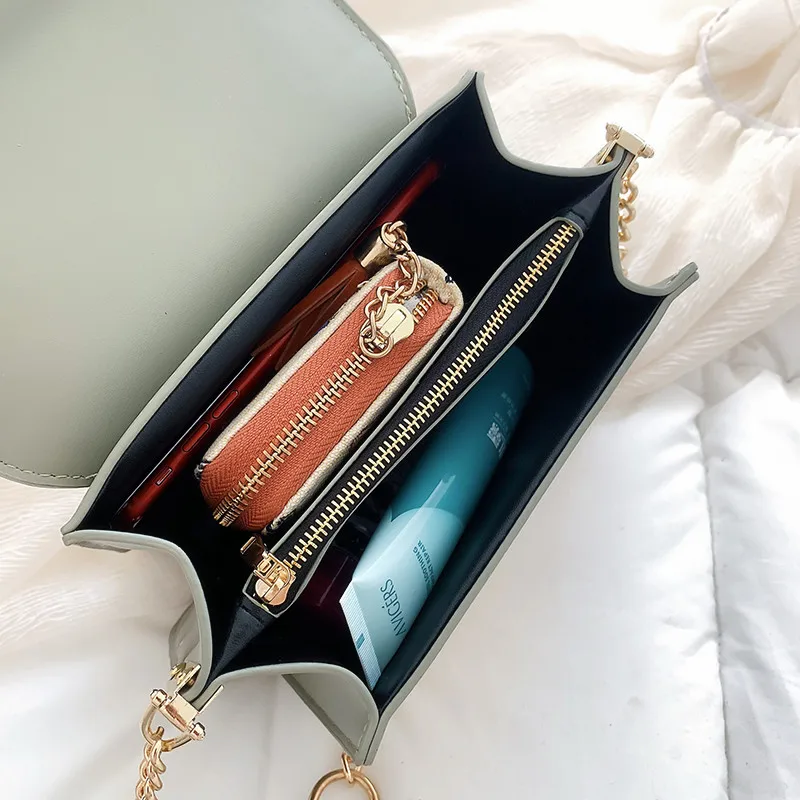 Korean style Chain Leather Crossbody Bags For Women 2021 Small Shoulder Messenger Bag Special Lock Design Female Travel Handbags
Korean style Chain Leather Crossbody Bags For Women 2021 Small Shoulder Messenger Bag Special Lock Design Female Travel Handbags