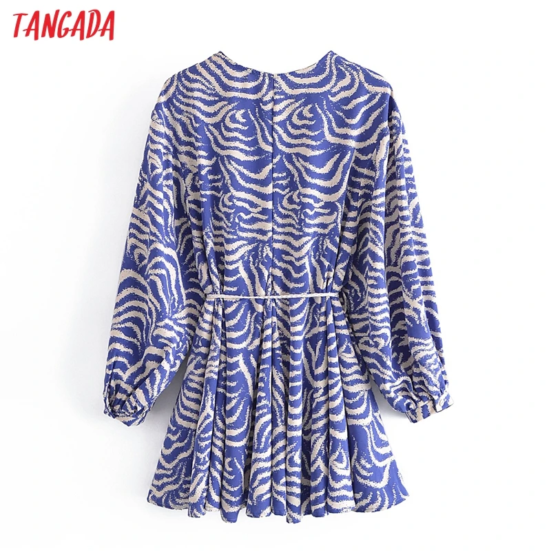 Tangada 2021 Fashion Women Blue Print Boho Long Dress with Slash Tassel Puff Long Sleeve Ladies Vintage Dress 3A183
Tangada 2021 Fashion Women Blue Print Boho Long Dress with Slash Tassel Puff Long Sleeve Ladies Vintage Dress 3A183
