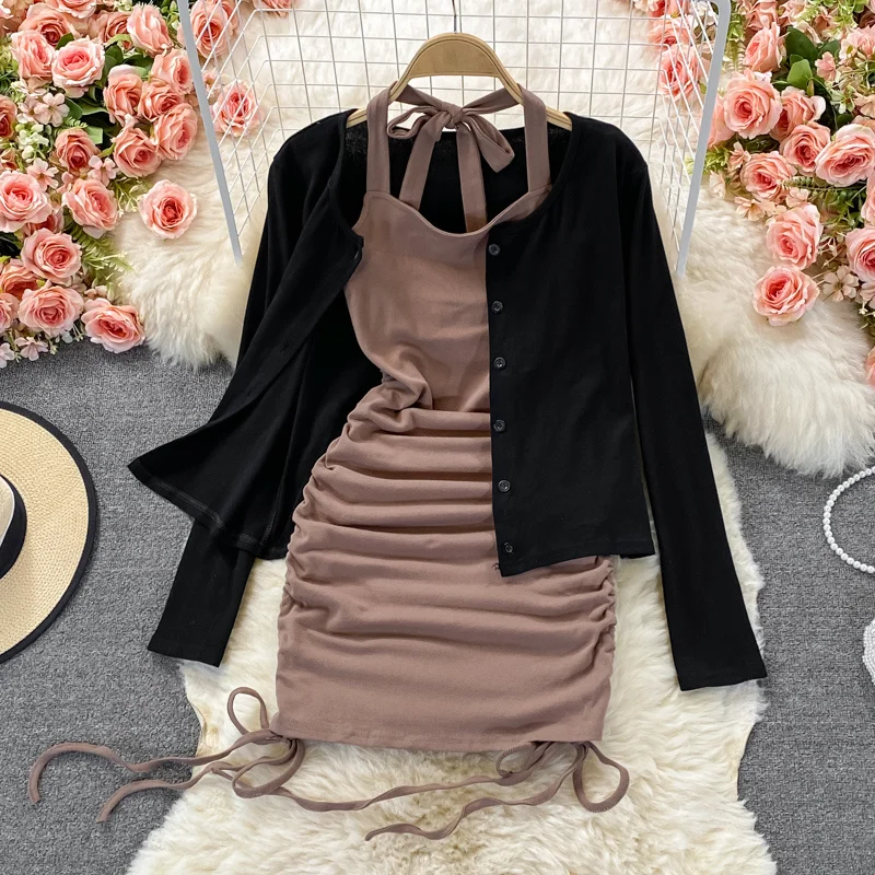 Sexy drawstring pleated neck Spaghetti Strap Hip Wrap Skirt two-piece suit with short long sleeved cardigan top autumn
Sexy drawstring pleated neck Spaghetti Strap Hip Wrap Skirt two-piece suit with short long sleeved cardigan top autumn