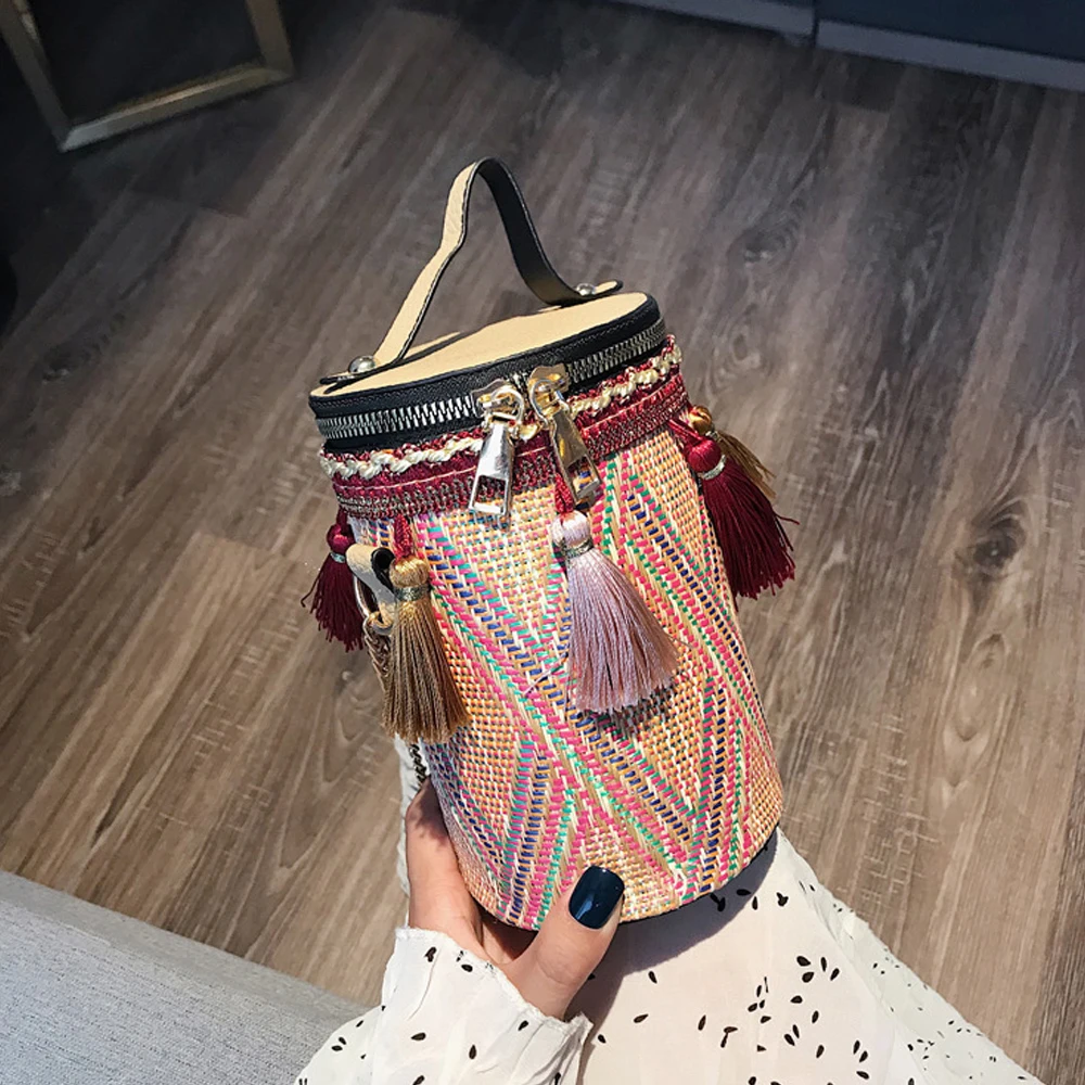 Ladies Hand Bags New Summer Woven Handmade National Tassel Zipper Women Messenger Bag Female Shoulder Flap Bolsas De Mujer 
Ladies Hand Bags New Summer Woven Handmade National Tassel Zipper Women Messenger Bag Female Shoulder Flap Bolsas De Mujer