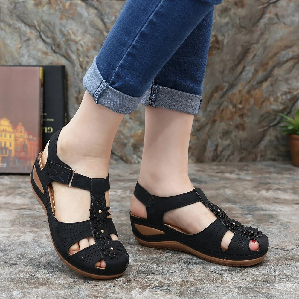 Women Sandals 2022 Summer Soft-Soled Cusual Wedges Heels Non Slip Female Shoes Solid Color Plus Size Hook and Loop Leisure Style
Women Sandals 2022 Summer Soft-Soled Cusual Wedges Heels Non Slip Female Shoes Solid Color Plus Size Hook and Loop Leisure Style