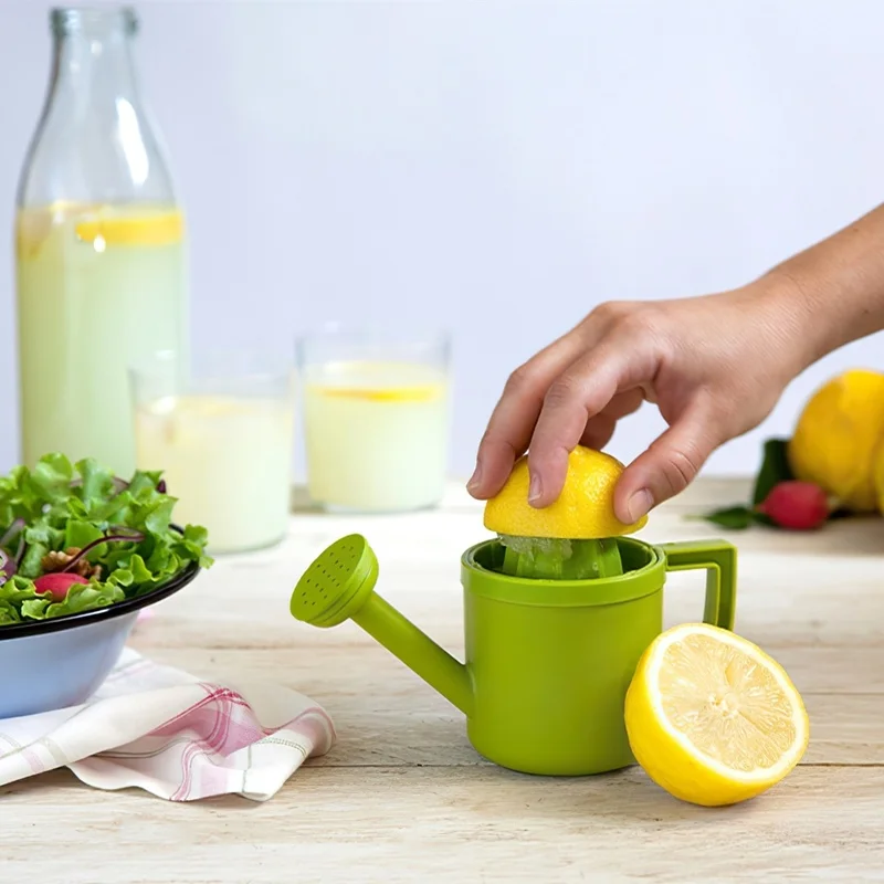 Plastic Manual Juicer Korean Creativity Green Watering Can Lemon Fruit Portable Juicer Outdoor Household Kitchen Supplies
Plastic Manual Juicer Korean Creativity Green Watering Can Lemon Fruit Portable Juicer Outdoor Household Kitchen Supplies