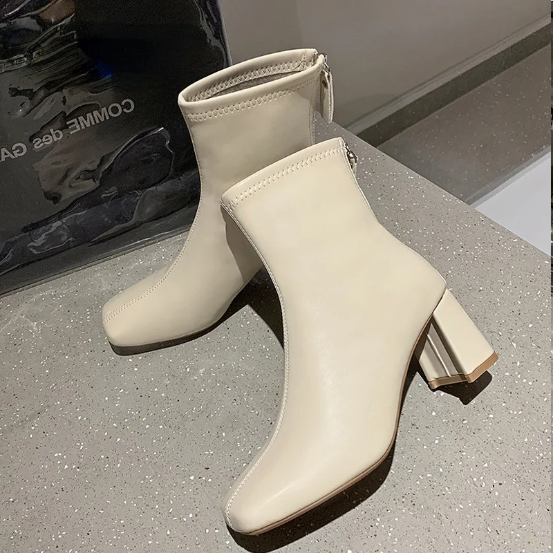 2021 New Winter Women's Boots Square Toe Solid Pu Leather Fashion Ankle shoe Ladies Block Heels Outdoor Party Women high boot
2021 New Winter Women's Boots Square Toe Solid Pu Leather Fashion Ankle shoe Ladies Block Heels Outdoor Party Women high boot