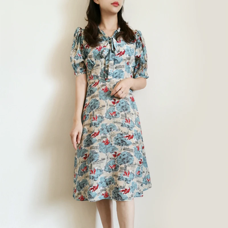 Летнее Новое шелковое платье средней длины с цветочным принтом и поясом
Летнее Новое шелковое платье средней длины с цветочным принтом и поясом