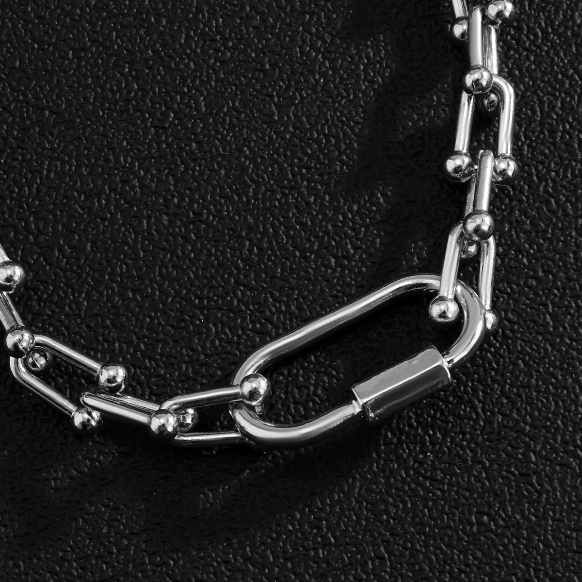 SHIXIN Hip Hop U Shape Link Chain Necklace Men Punk Short Choker Necklace for Women Fashion Necklaces Chain on Neck 2021 Jewelry
SHIXIN Hip Hop U Shape Link Chain Necklace Men Punk Short Choker Necklace for Women Fashion Necklaces Chain on Neck 2021 Jewelry
