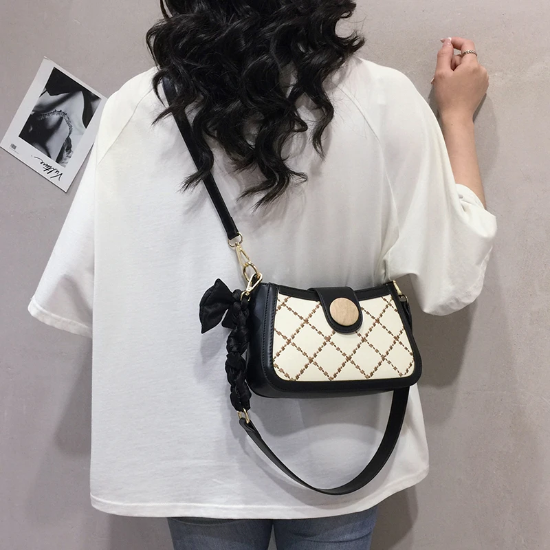 Small fragrant texture small bag female bag 2021 new fashion all-match small square bag female messenger handbag mini shoulder
Small fragrant texture small bag female bag 2021 new fashion all-match small square bag female messenger handbag mini shoulder