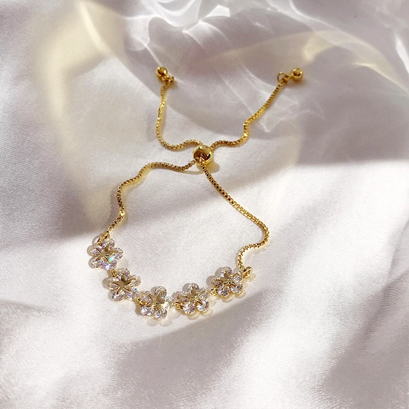 Trendy Design Flowers Bracelet for Women Accessories Korean Fashion Jewelry Shiny Charm AAA Zircon Anniversary Wedding Party
Trendy Design Flowers Bracelet for Women Accessories Korean Fashion Jewelry Shiny Charm AAA Zircon Anniversary Wedding Party