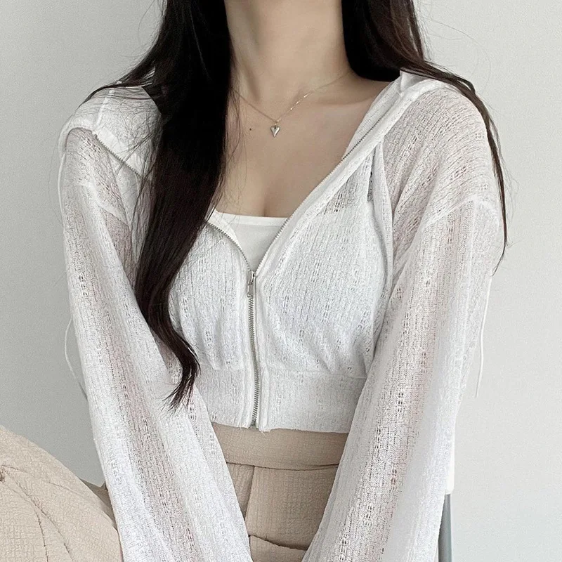 Women’s Full Zip Cropped Hoodies, Fashion Solid Color Long Sleeve Loose Sweatshirts 
Women’s Full Zip Cropped Hoodies, Fashion Solid Color Long Sleeve Loose Sweatshirts