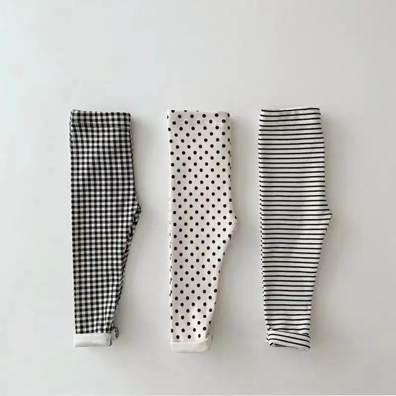 Korean version of spring and autumn baby children's striped polka dot plaid trousers girls outer wear leggings baby pants
Korean version of spring and autumn baby children's striped polka dot plaid trousers girls outer wear leggings baby pants