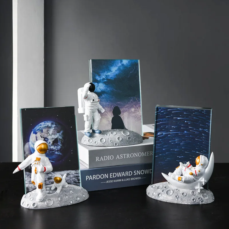 Creative Cartoon 6Inch Resin Crafts Ornaments New Spaceman Astronaut Photo Frame For Holiday Gift Home Desktop Decoration LB540
Creative Cartoon 6Inch Resin Crafts Ornaments New Spaceman Astronaut Photo Frame For Holiday Gift Home Desktop Decoration LB540