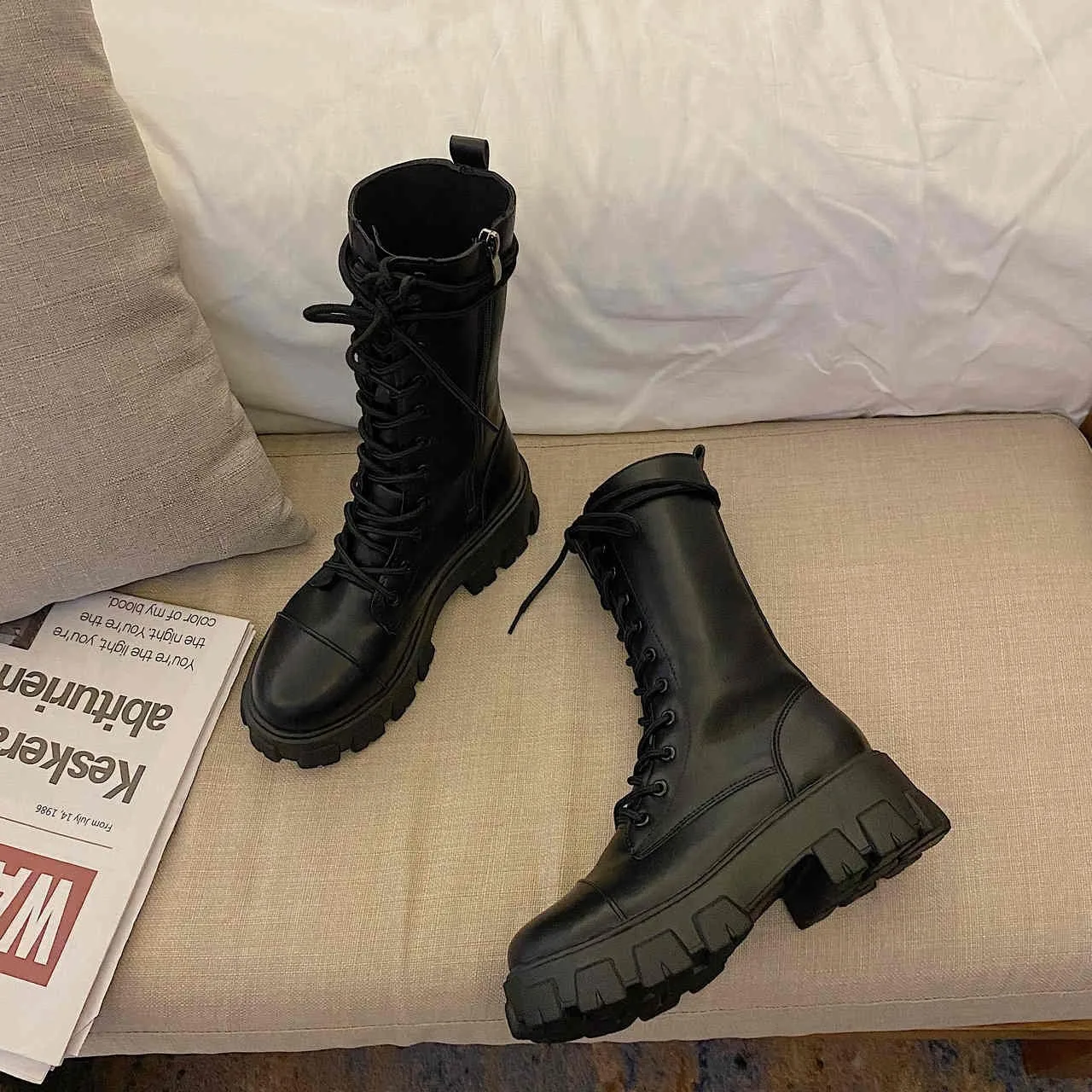 Autumn and winter new women's shoes, women's boots, military uniforms, women's Roman riding cowboy half-platform zipper boots
Autumn and winter new women's shoes, women's boots, military uniforms, women's Roman riding cowboy half-platform zipper boots