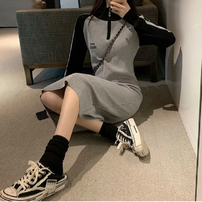Leisure dress sports knitted women's clothing spring and autumn temperament college sports
Leisure dress sports knitted women's clothing spring and autumn temperament college sports