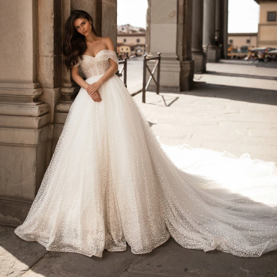 New Fabulous Long Wedding Dress Boho 2020 Sweetheart A-Line Off Shoulder Chapel Train Bride Gowns Vestido de noiva longo Robe
New Fabulous Long Wedding Dress Boho 2020 Sweetheart A-Line Off Shoulder Chapel Train Bride Gowns Vestido de noiva longo Robe