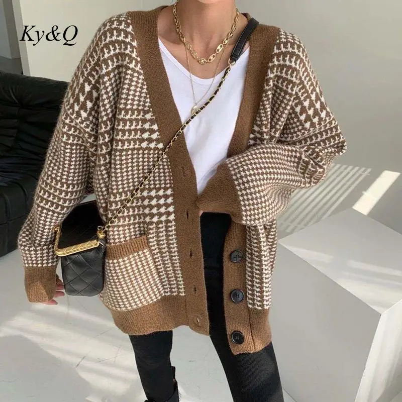 2020 Autumn Winter Vintage Houndstooth Embroidery Knitted Sweater Loose Cardigan Jacket Retro Contrast Color Pocket Top Clothes
2020 Autumn Winter Vintage Houndstooth Embroidery Knitted Sweater Loose Cardigan Jacket Retro Contrast Color Pocket Top Clothes