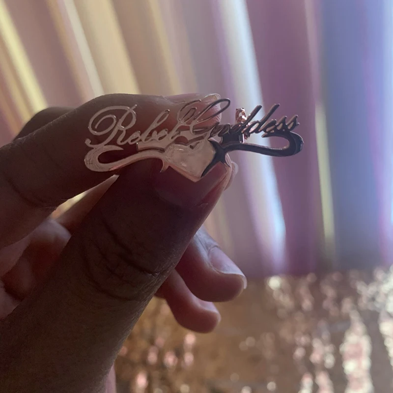Custom Brooch Pin Customizable Badges Jewelry Rose Gold Color Initial Letter Lapel Pins Stainless Steel Name Brooches For Women
Custom Brooch Pin Customizable Badges Jewelry Rose Gold Color Initial Letter Lapel Pins Stainless Steel Name Brooches For Women