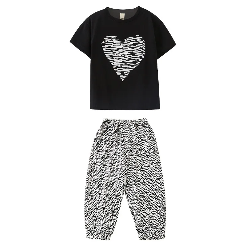 Girls' Summer Suit 2021 New Heart Printing Short Sleeve Girls Two-Piece Suit Sports Cute Outdoor Fashion
Girls' Summer Suit 2021 New Heart Printing Short Sleeve Girls Two-Piece Suit Sports Cute Outdoor Fashion