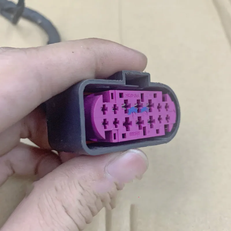 Car headlight plug connector with wire for Ford 2016 Focus
Car headlight plug connector with wire for Ford 2016 Focus