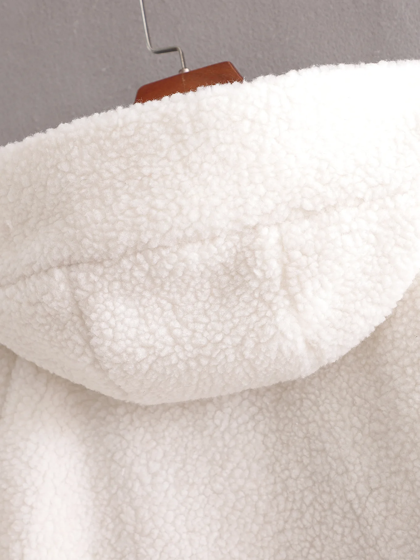 Autumn Winter Women's Fashion Fleece Fluff Zipper Big Pocket Loose Hooded Coat Jacket Outwear
Autumn Winter Women's Fashion Fleece Fluff Zipper Big Pocket Loose Hooded Coat Jacket Outwear