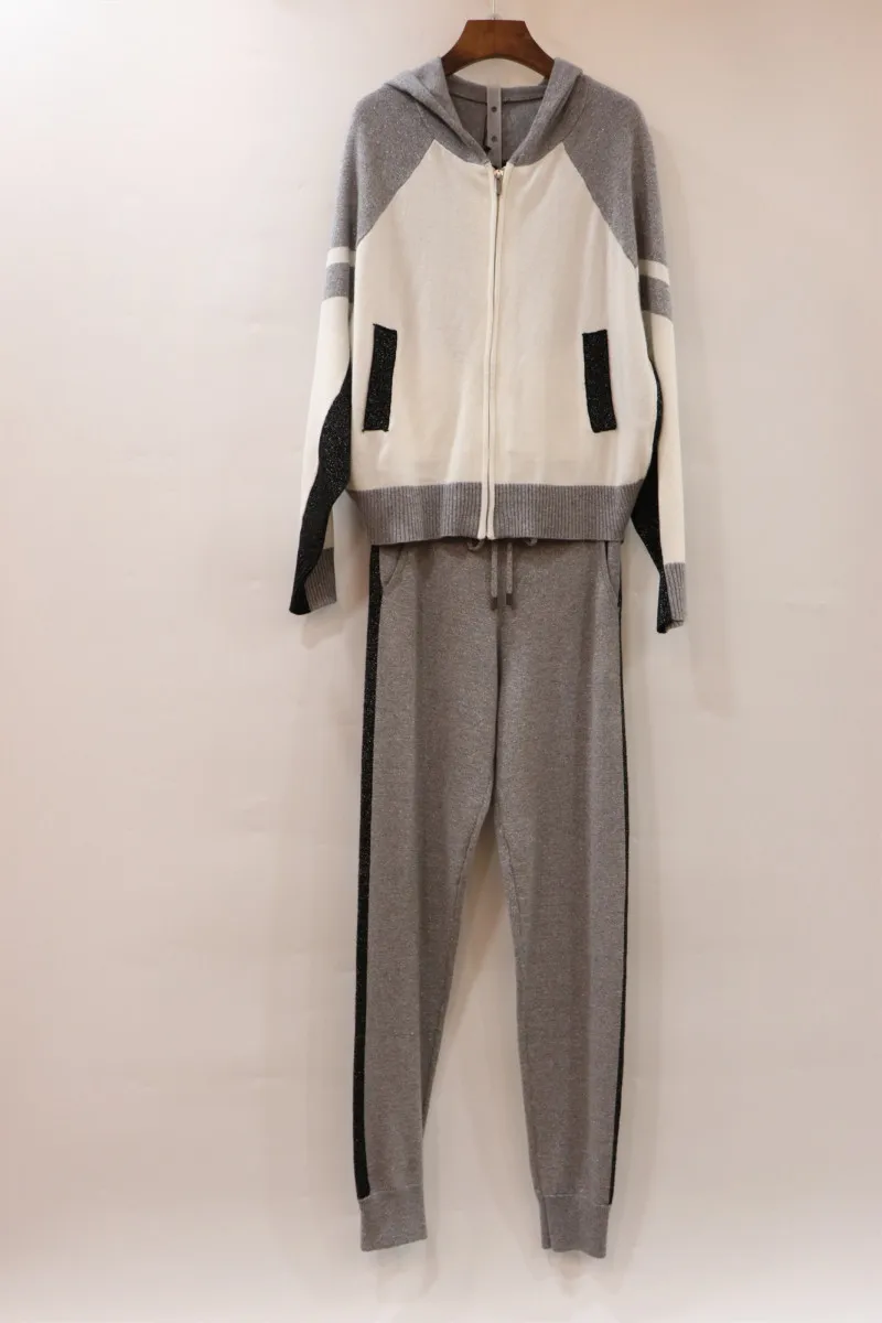 2020 New Womens Knitted Suit Color Matching Tracksuit Women Winter Fashion Hooded Sweater Feet Pants Cashmere Knit Two-piece
2020 New Womens Knitted Suit Color Matching Tracksuit Women Winter Fashion Hooded Sweater Feet Pants Cashmere Knit Two-piece
