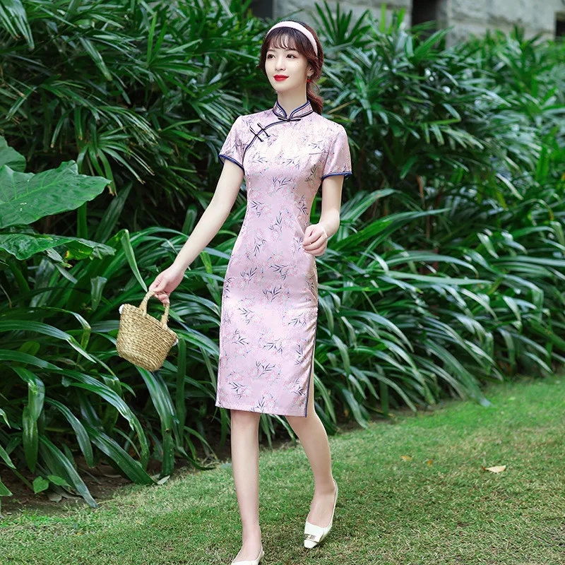 Summer Women Oriental Elegant Classic Slim Satin Short Sleeve Cheongsam Rayon Printed Knee-Length Qipao Chinese Wedding Dresses
Summer Women Oriental Elegant Classic Slim Satin Short Sleeve Cheongsam Rayon Printed Knee-Length Qipao Chinese Wedding Dresses