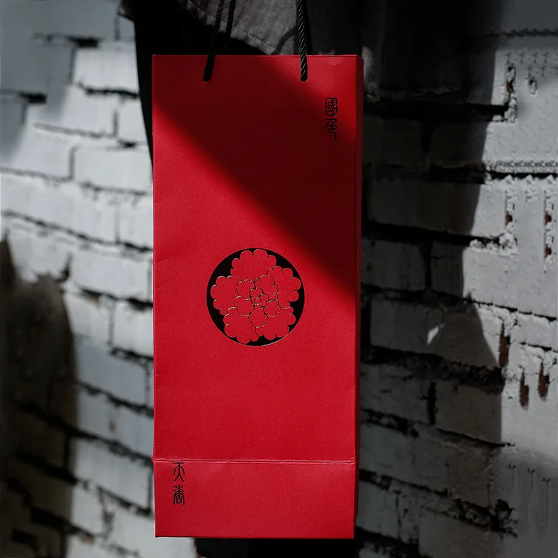 Jingdezhen Hand-Painted Ceramic Tea Set A Pot of Four Cups of Gong Dao Bei Tea Set Gift Box Packaging Tea Pot with Cup Tea Sets
Jingdezhen Hand-Painted Ceramic Tea Set A Pot of Four Cups of Gong Dao Bei Tea Set Gift Box Packaging Tea Pot with Cup Tea Sets