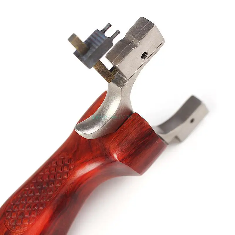 Tailor-made Titanium Alloy Bow Head Flat Leather Fast Pressing Red Sandalwood Handle Catapult Highprecision Shooting Slingshot
Tailor-made Titanium Alloy Bow Head Flat Leather Fast Pressing Red Sandalwood Handle Catapult Highprecision Shooting Slingshot