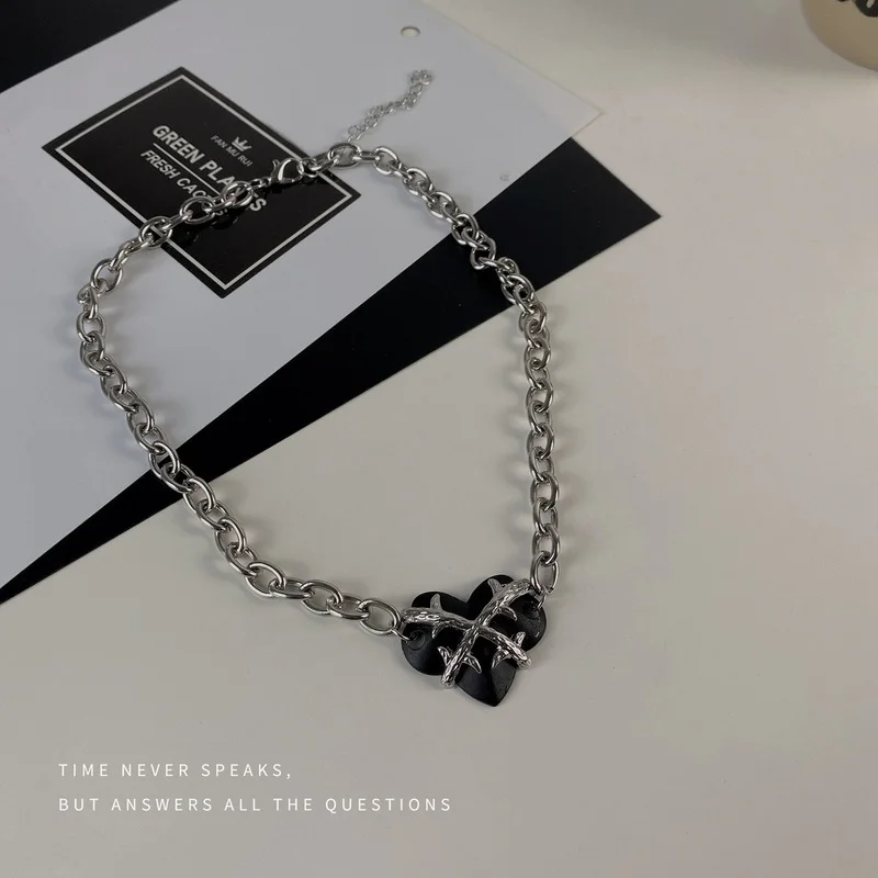 Necklace Woman Black Hearts Necklace Women Thorns Jewellery Ladies Geometric Collarbone Chain Fashion Trendy Hip Hop Halskette
Necklace Woman Black Hearts Necklace Women Thorns Jewellery Ladies Geometric Collarbone Chain Fashion Trendy Hip Hop Halskette