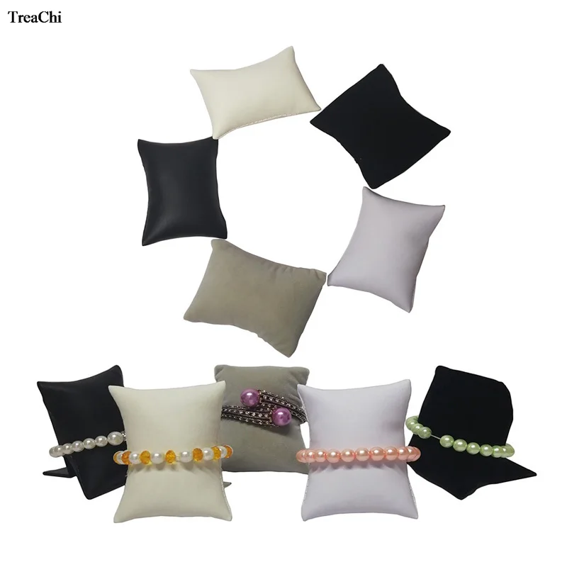 Small Elegant PU Leather Bracelet Display Pillow Velvet Ankle Holder Chain Jewelry Organizer Display Holder Rack Wholesale 
Small Elegant PU Leather Bracelet Display Pillow Velvet Ankle Holder Chain Jewelry Organizer Display Holder Rack Wholesale