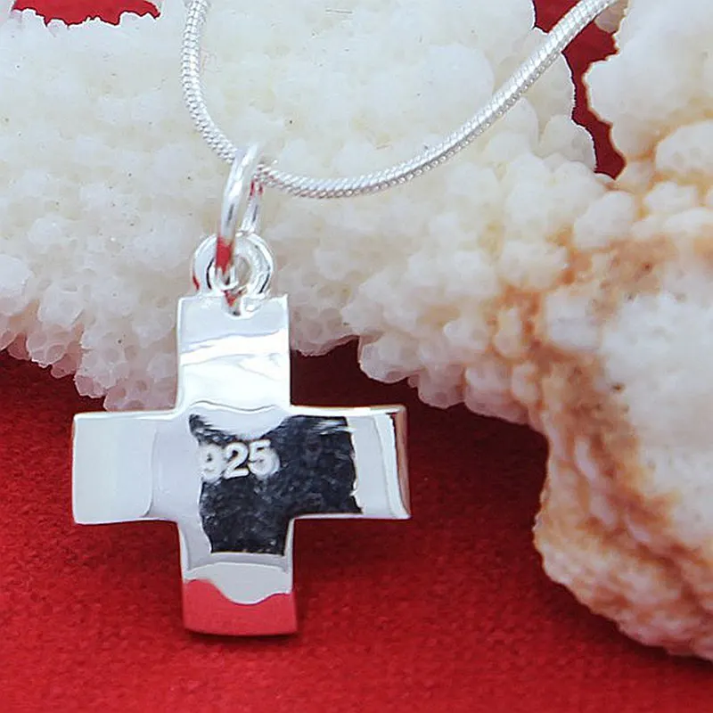 925 Sterling Silver Cross Pendant Necklace 18/20/22/24 Inch Snake Chain Couple Necklace Women's Men's Wedding Party Jewelry
925 Sterling Silver Cross Pendant Necklace 18/20/22/24 Inch Snake Chain Couple Necklace Women's Men's Wedding Party Jewelry