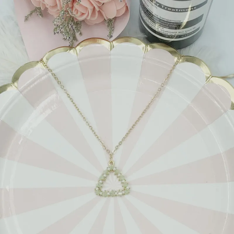Fashionable creative lady necklace hot selling triangle polygon beach summer necklace for ladies birthday gifts
Fashionable creative lady necklace hot selling triangle polygon beach summer necklace for ladies birthday gifts