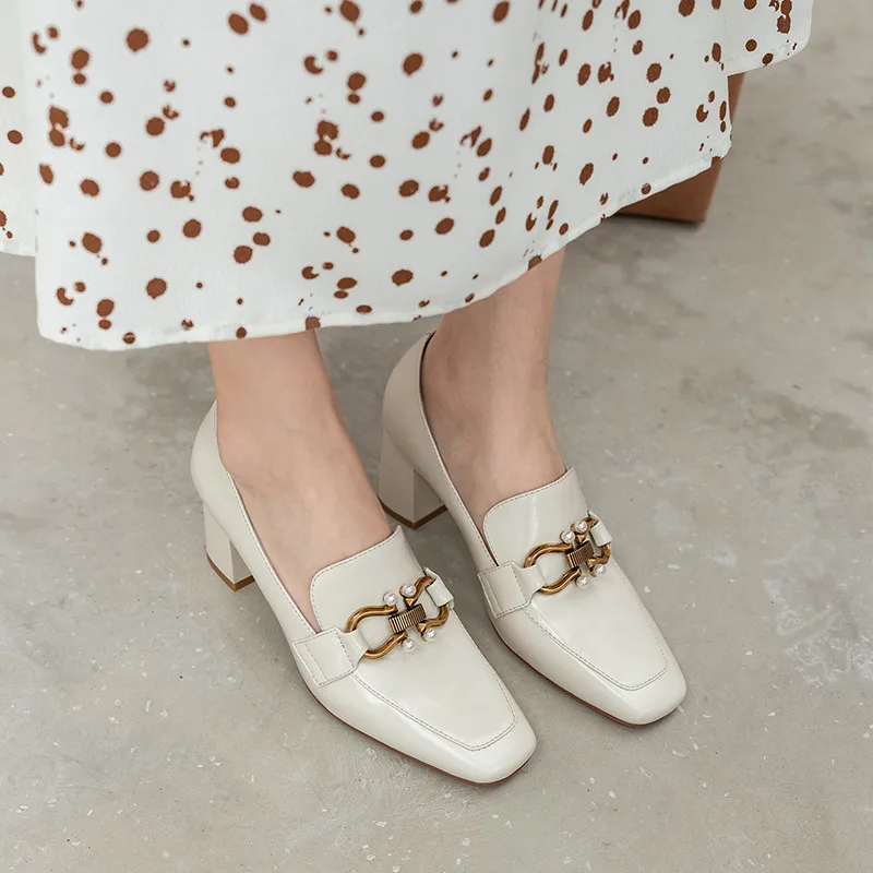 Top Quality Genuine Leather Pumps Lady Metal Chain Pearls Wedding Party Bridal Shoes Square Toe High Heels Red Handmade Pumps 33
Top Quality Genuine Leather Pumps Lady Metal Chain Pearls Wedding Party Bridal Shoes Square Toe High Heels Red Handmade Pumps 33