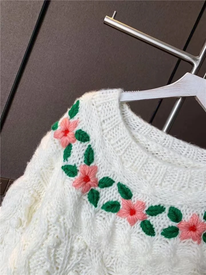 Juice Snow 2020 Autumn New Women's sweater Twisted Pullover Heavy Industry Flower Embroidery Handmade Ball Designer Embroidery 
Juice Snow 2020 Autumn New Women's sweater Twisted Pullover Heavy Industry Flower Embroidery Handmade Ball Designer Embroidery